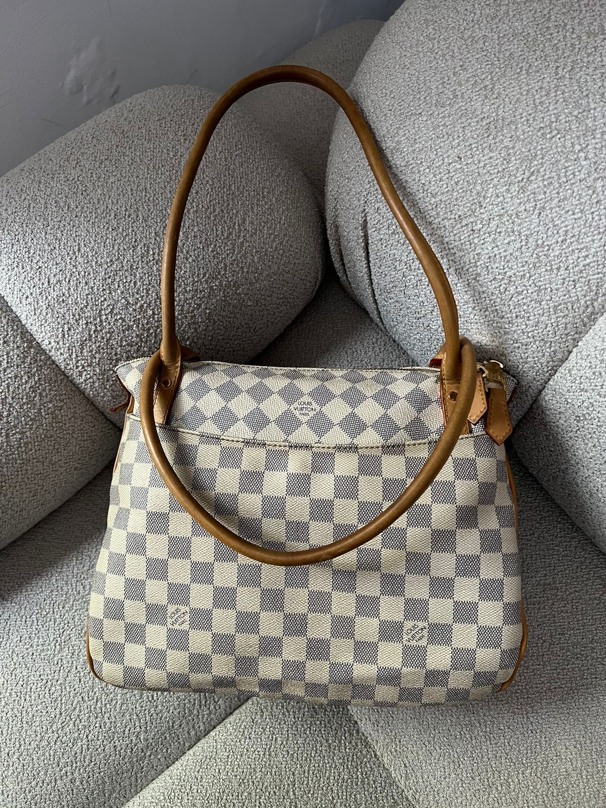 b604a263-baaa-4b35-b43a-2156b94d6d9e